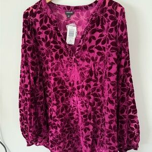 Torrid size 2 (18-20) velvet burn out blouse. New with tags